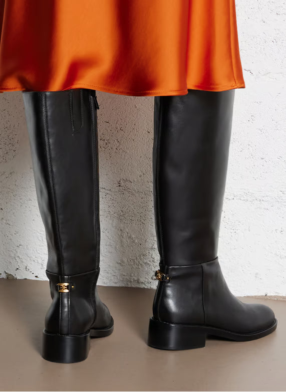 High zip-up leather boots - Black – MILLA